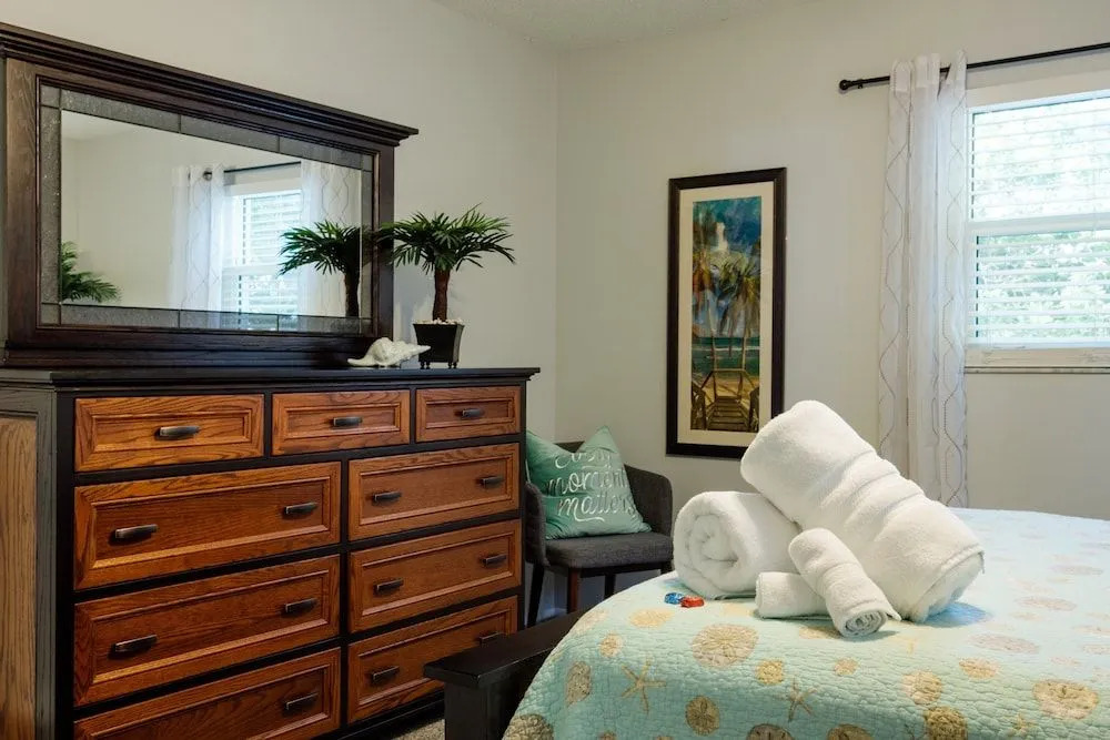 Bahia Vista Villa~15 Minutes to Beaches~sleeps 10