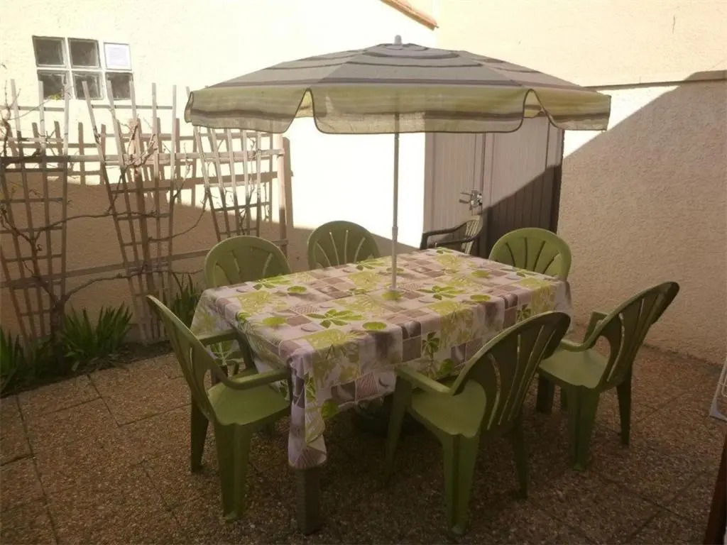 Villa T2 avec mezzanine, terrasse, parking privé, proche commerces et plage, calme, 6 couchages - FR-1-81-91