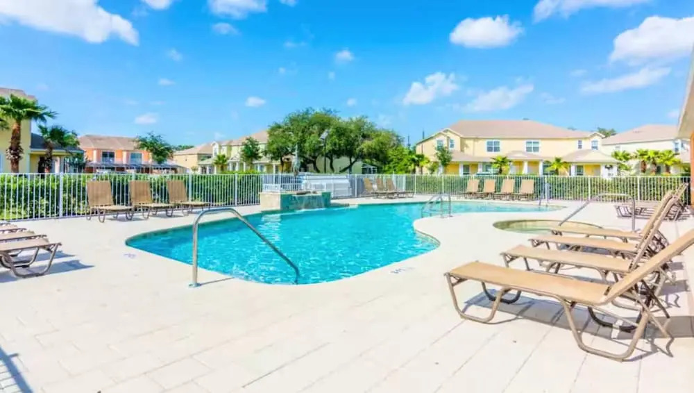 Contemporary 4BR Townhome With Pool & Themed Rooms
