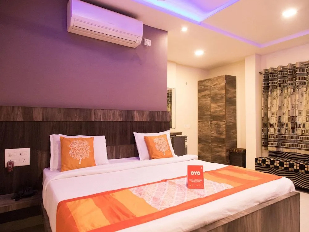 OYO 10365 Hotel RR