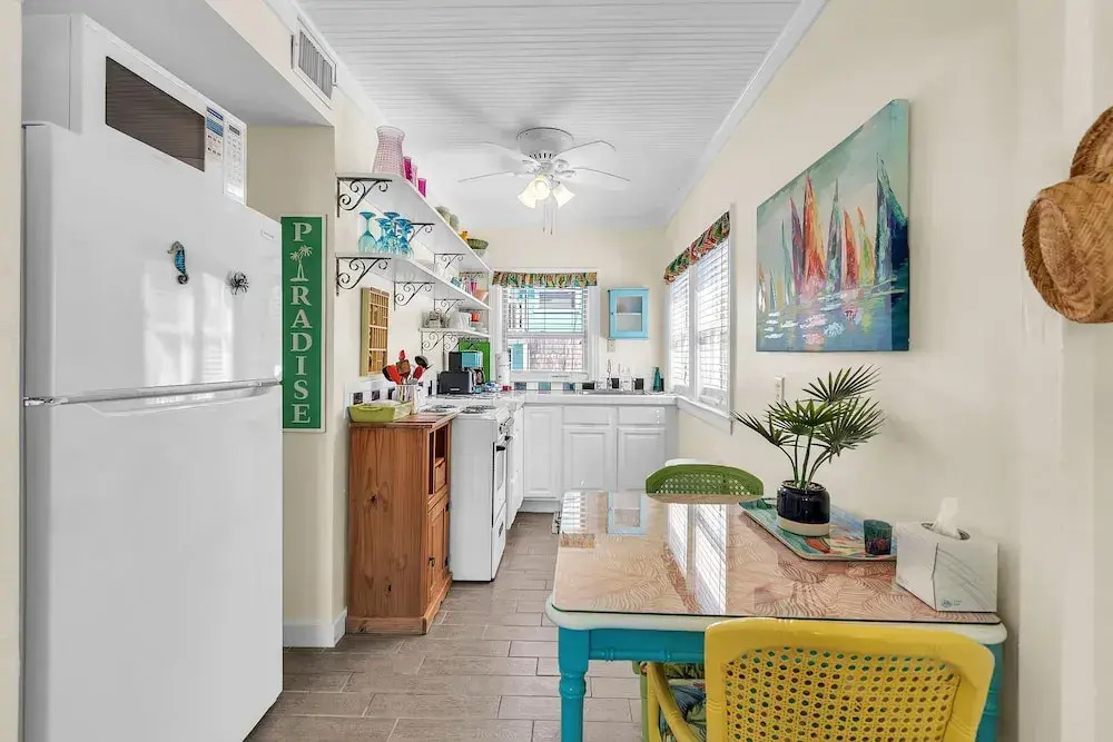 John's Pass-time Beach Cottage #1