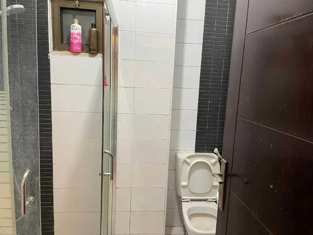 Studio next to Queen Rania St, well served area