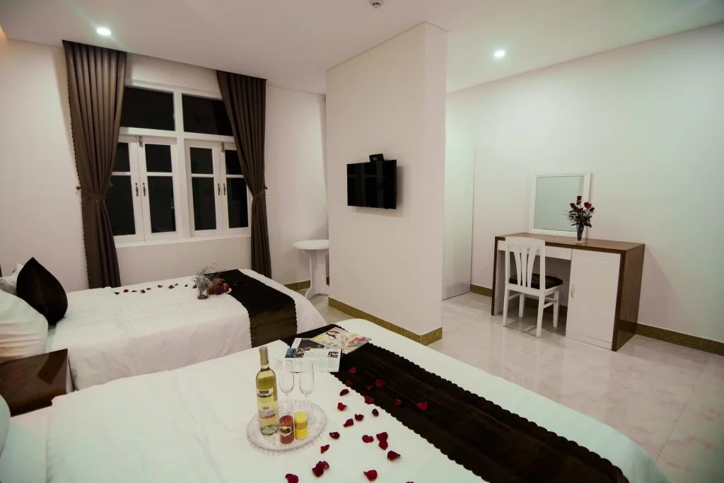 Rose Hotel