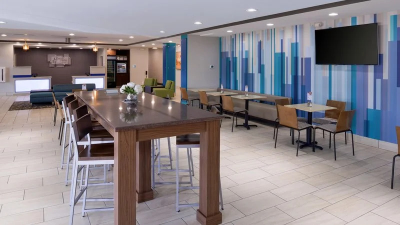 Holiday Inn Express & Suites Lexington East - Winchester Rd
