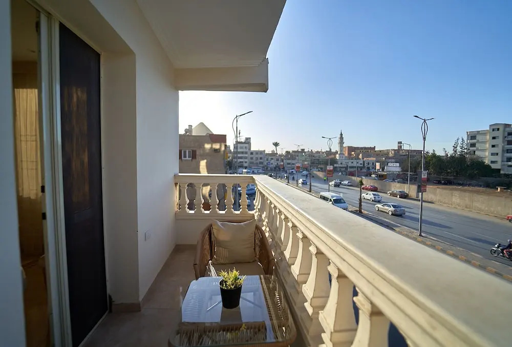 The Palace Pyramids View Hotel