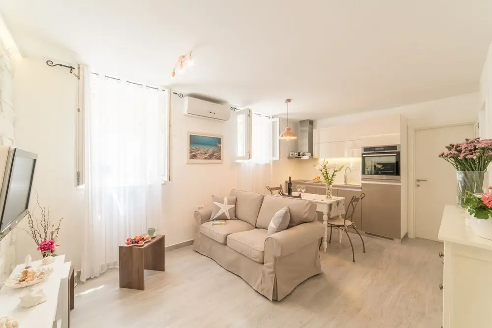 Apartment Nono near the beach with parking