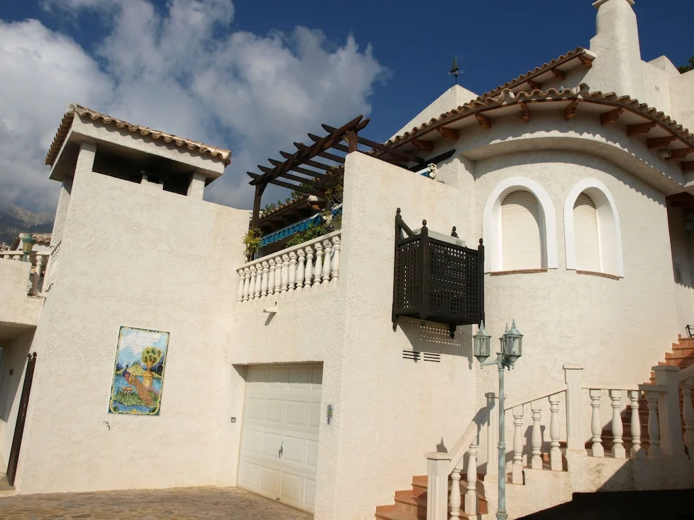 Villa AH-057