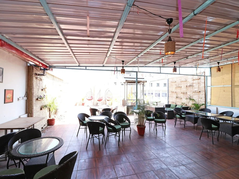 OYO 5049 Hotel Doon