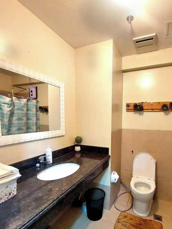 Serene Premier Cozy Condo With Balcony, 2BR Parking Outlook Drive Baguio