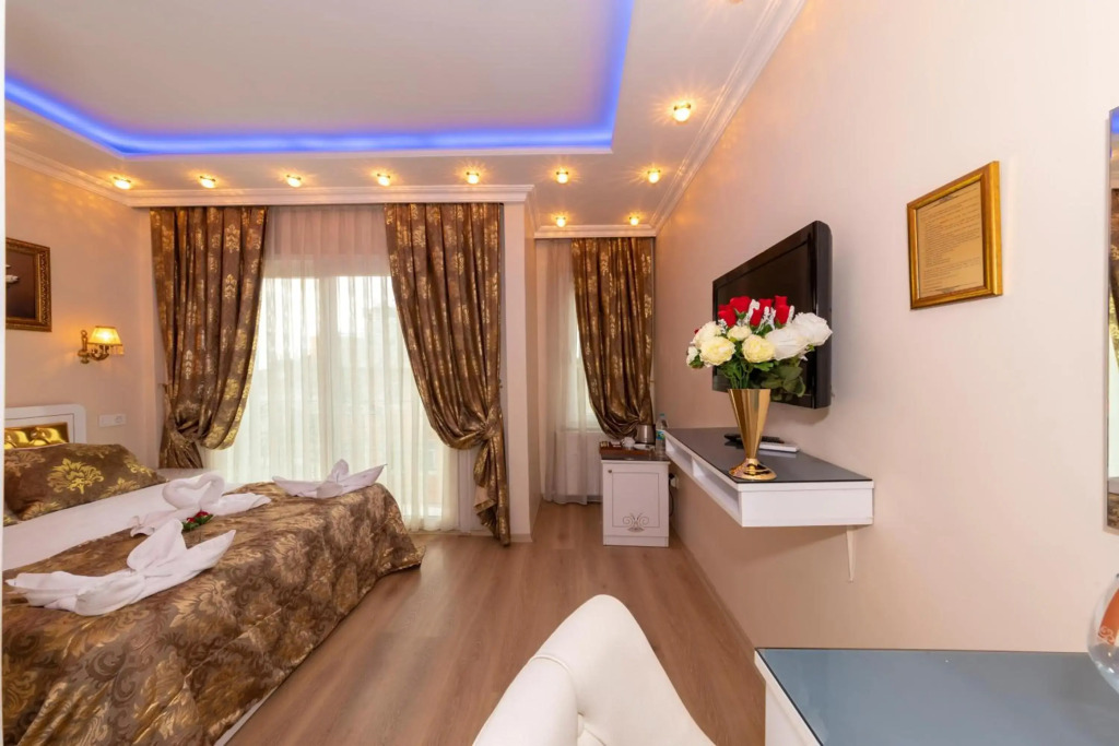 Charm Hotel