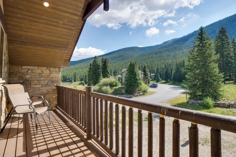 Hot Tub, Pool Table & Fireplace: 5 Mi to Breck!