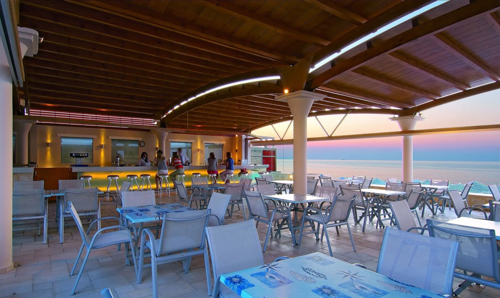 Eva Bay Hotel On The Beach