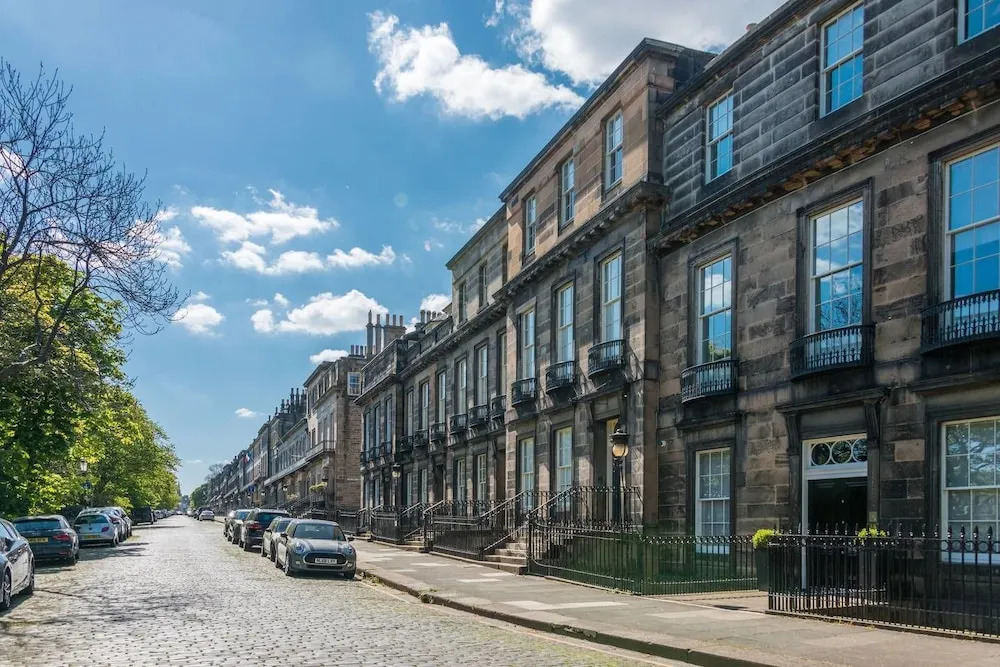 JOIVY Luxury Carlton Terrace Main Door Apartment