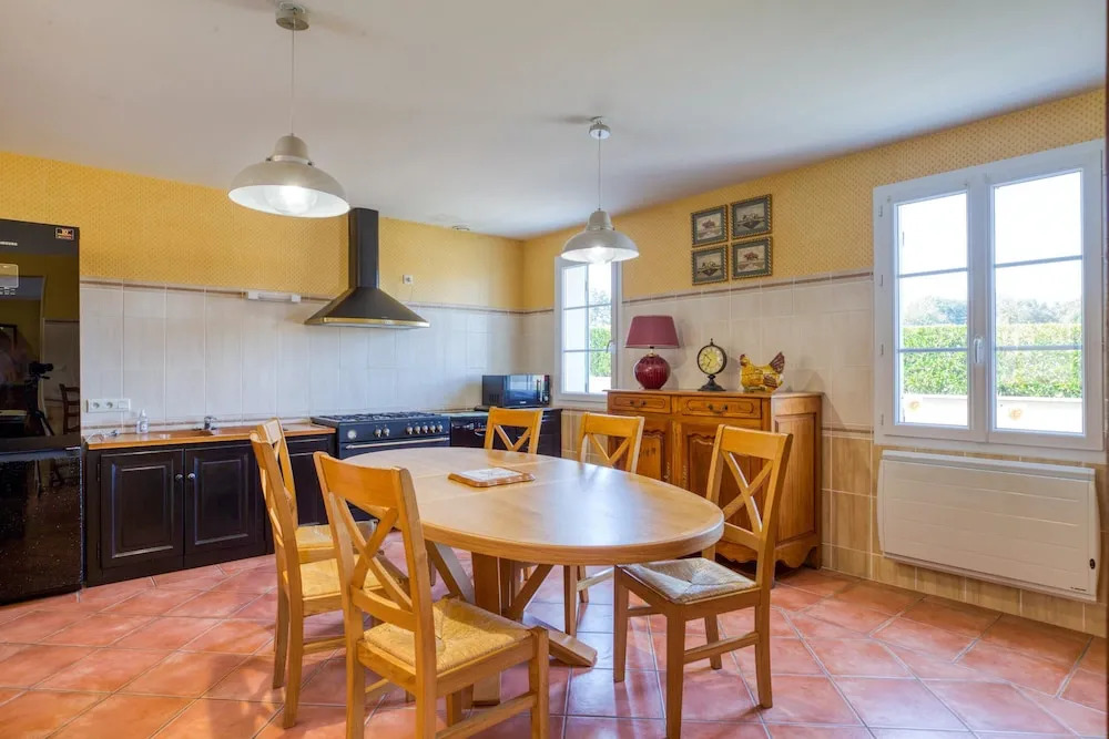 House With 4 Bedrooms in Faverolles, With Indoor Pool, Enclosed Garden