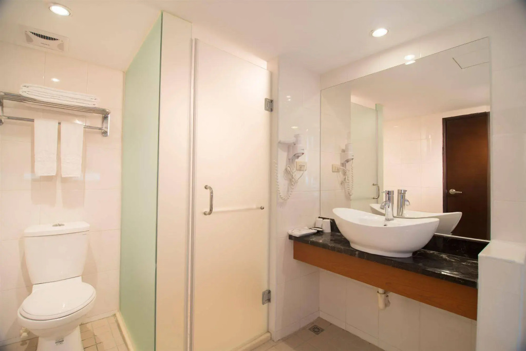 LA HOTEL- Liuhe Fusing