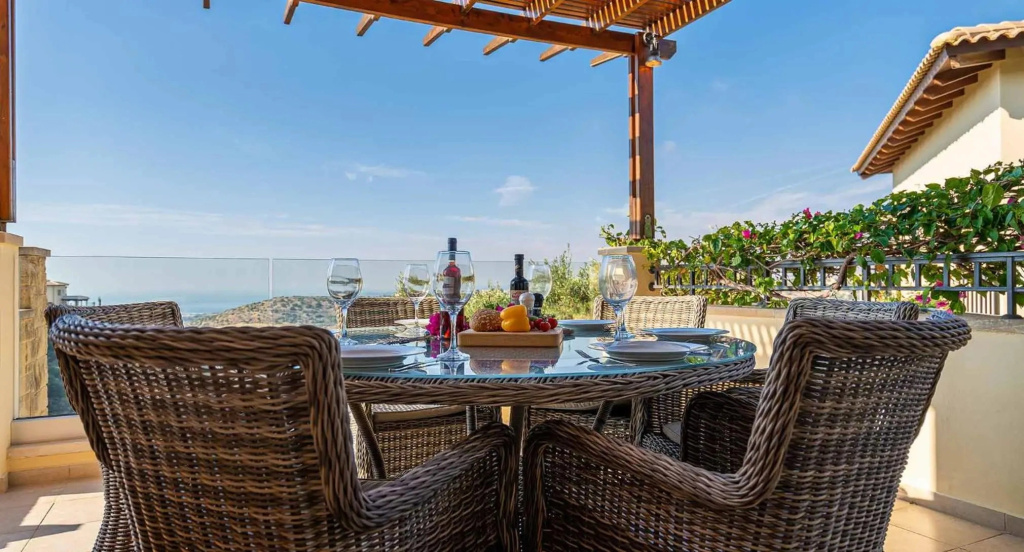 3 bedroom Villa Lania with golf course and sea views, Aphrodite Hills Resort