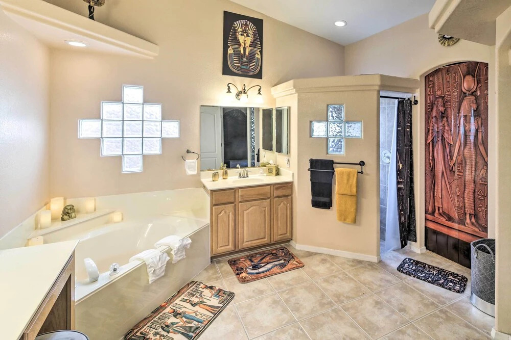 Heated Pool & Game Room: Lake Havasu Retreat