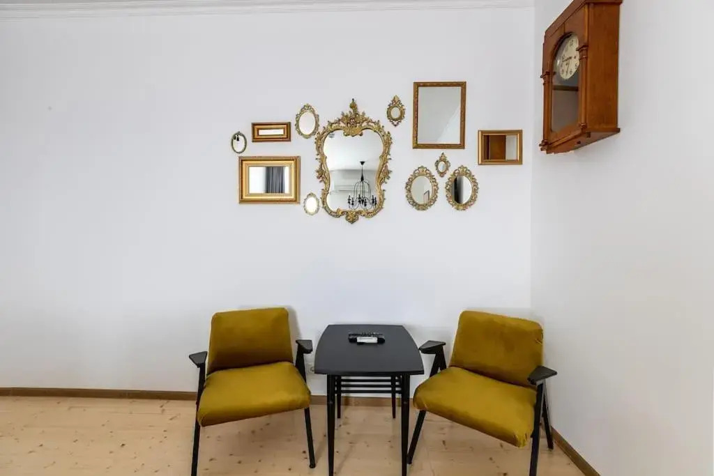 2 Bedroom Apartment Behind Opera House