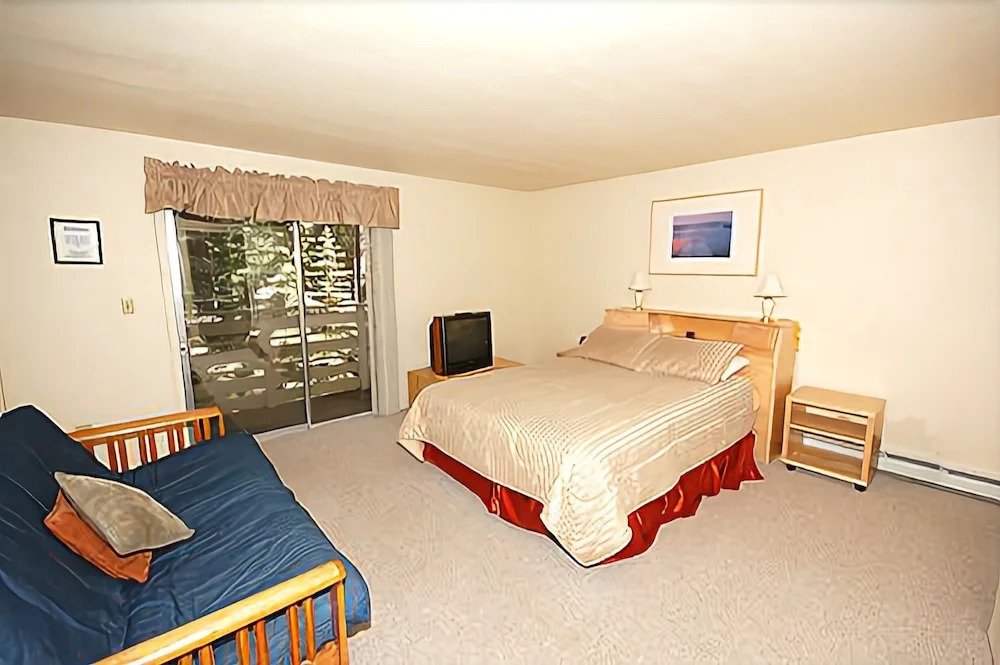 2263 Colorado Avenue by RedAwning