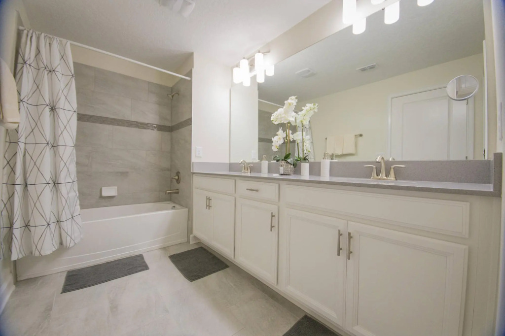 Amazing 5Bdr at ChampionsGate 11 miles from Disney
