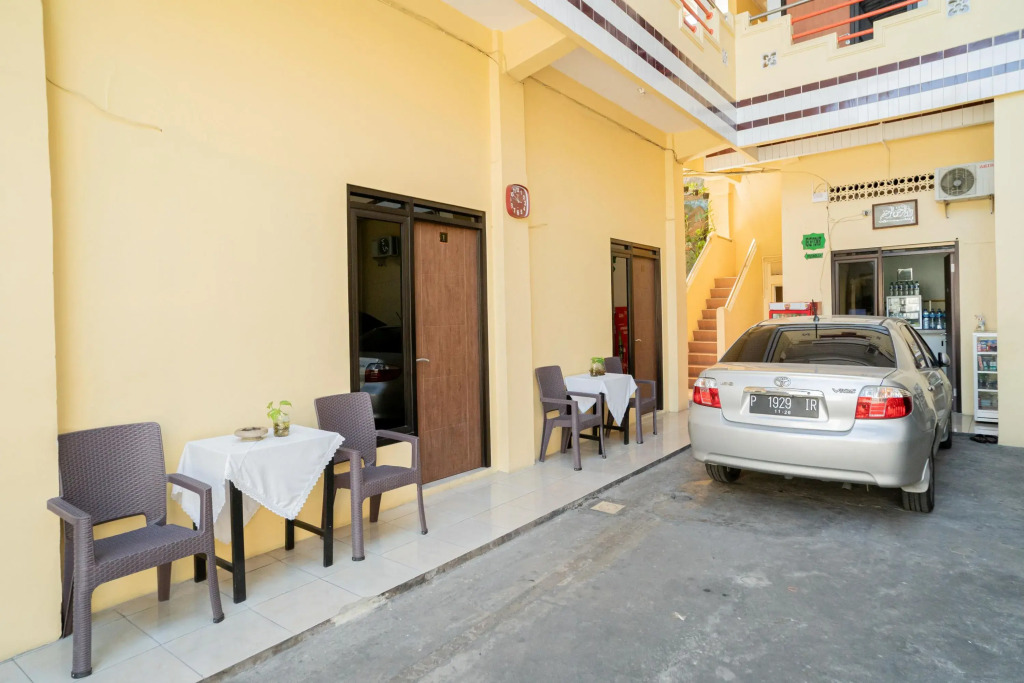 RedDoorz Syariah near Jembatan Merah Plaza