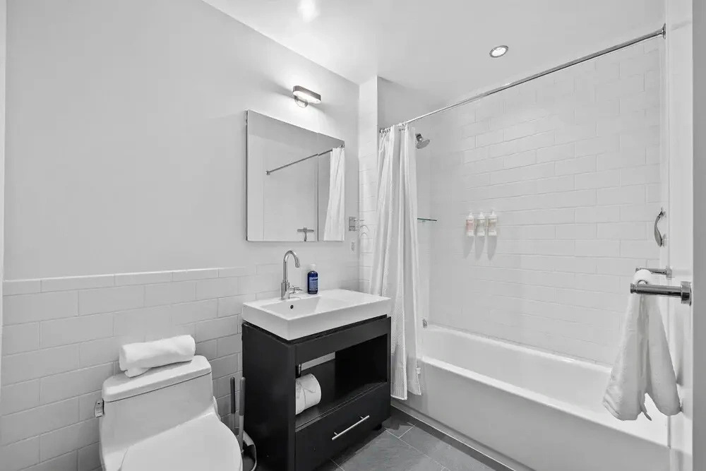 Forte Select Xxii by Rove 2BR Midtown West Apt