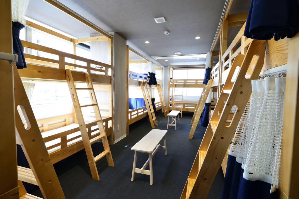 Very Hostel Namba