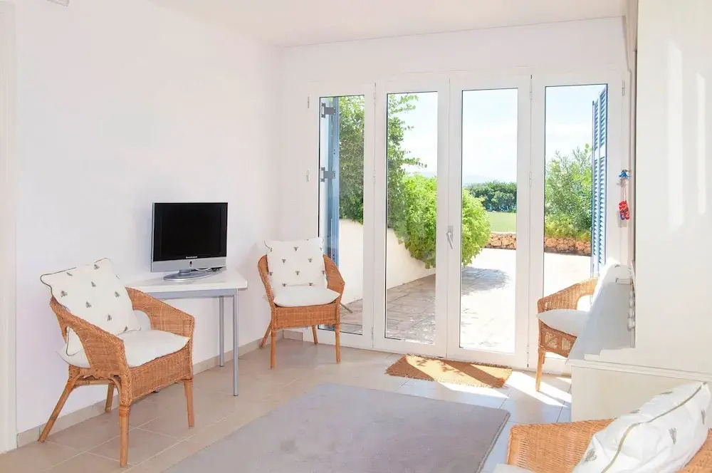 Wonderful Beach Front Villa Perfect for up to 6 People