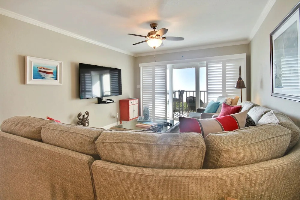 Land's End 402 Building 10 Beautiful Updates / Beachfront!