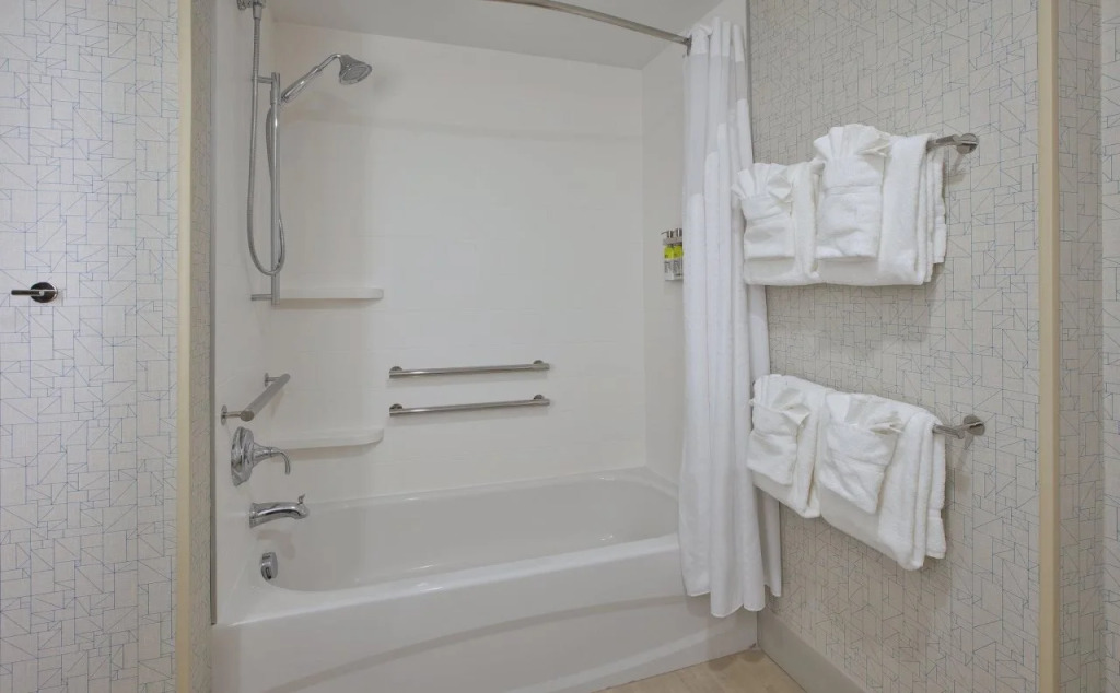 Candlewood Suites Grand Rapids Airport by IHG