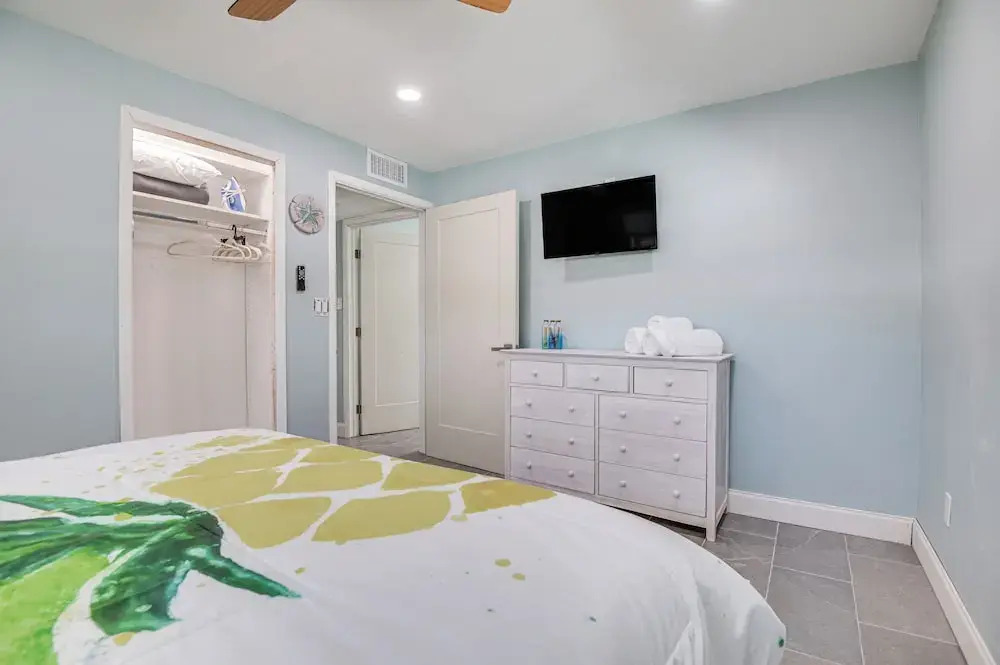 Riverfront Unit w/ Shared Pool & Dock in Melbourne