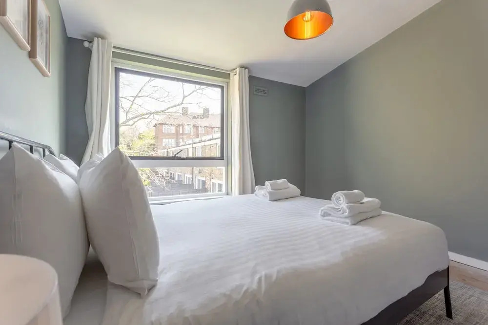 Amazing 2 Bedroom House in Putney