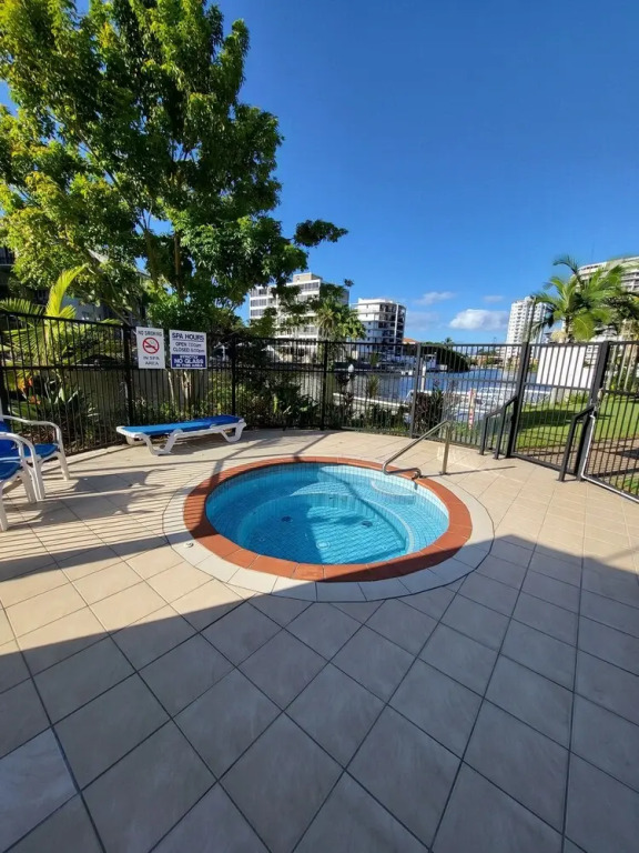 3 Bedroom Surfers Paradise Apartment
