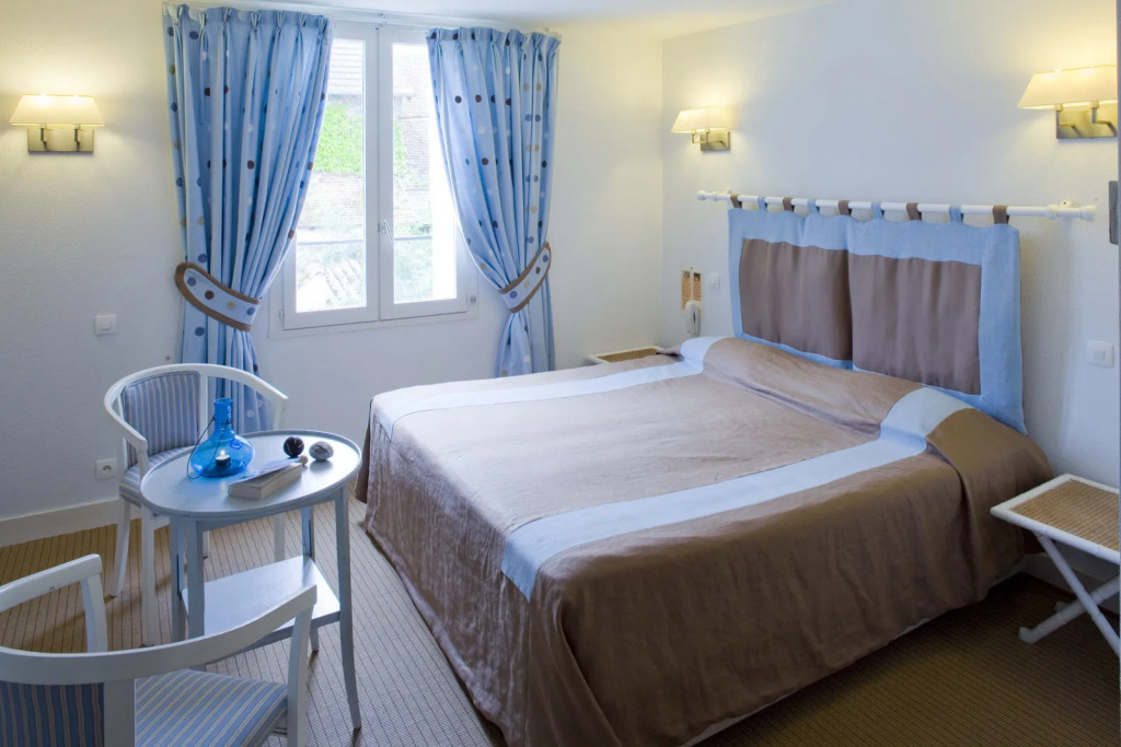 Logis Hôtel Auberge Du Centre Châteaux de la Loire