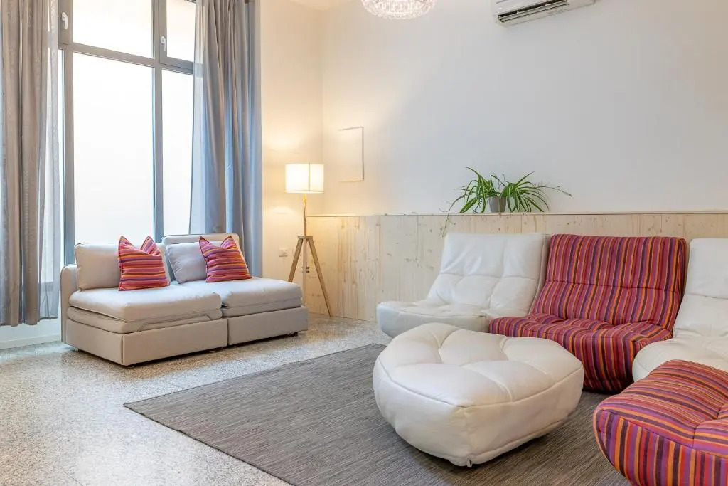 Moderno Loft a due passi dal lago