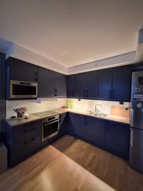 Charming Oslo Apt - Modern Comfort & City View