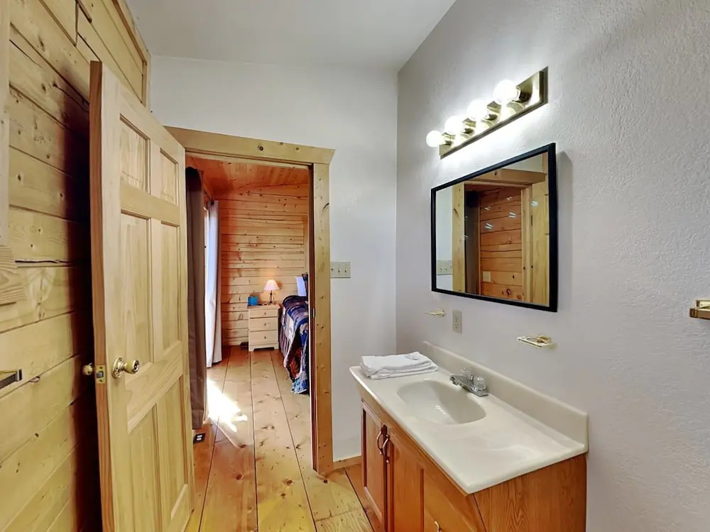 Peek-a-Boo Cabin by Ruidoso Vacation Rentals