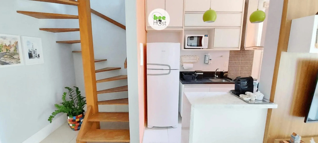 COSTE0100 - Duplex com banheira e vista mar por Beehost