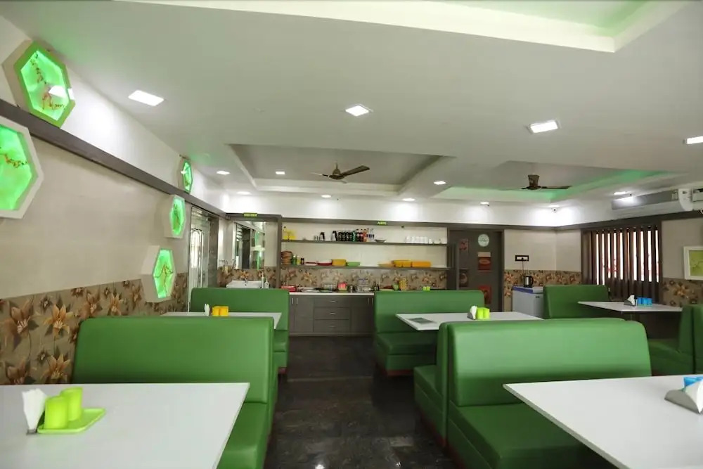 Hotel Green Palace