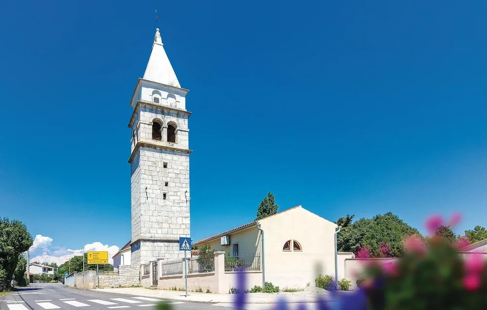 Beautiful Home in Krnica With Wifi and 2 Bedrooms