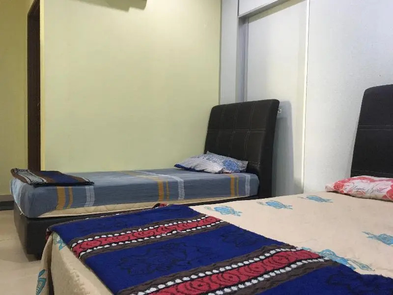 Azra Inn by OYO Rooms