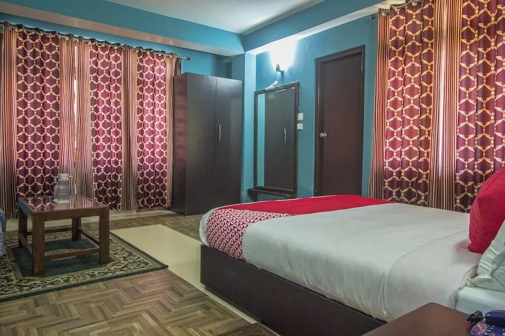 OYO 24177 Himadri Inn