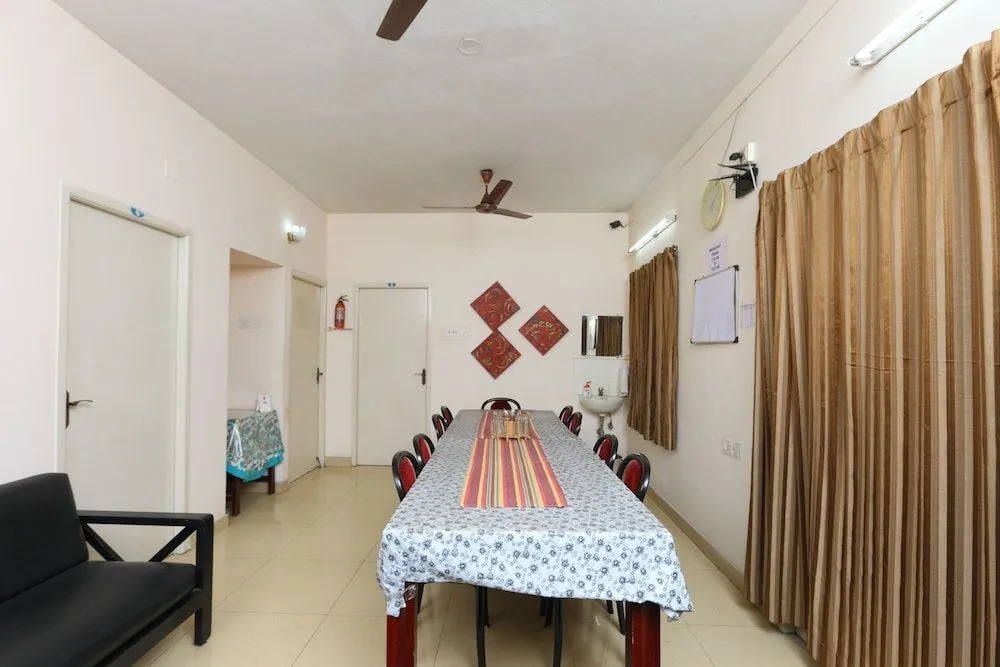 SilverKey Executive Stays 20001 Ashok Nagar