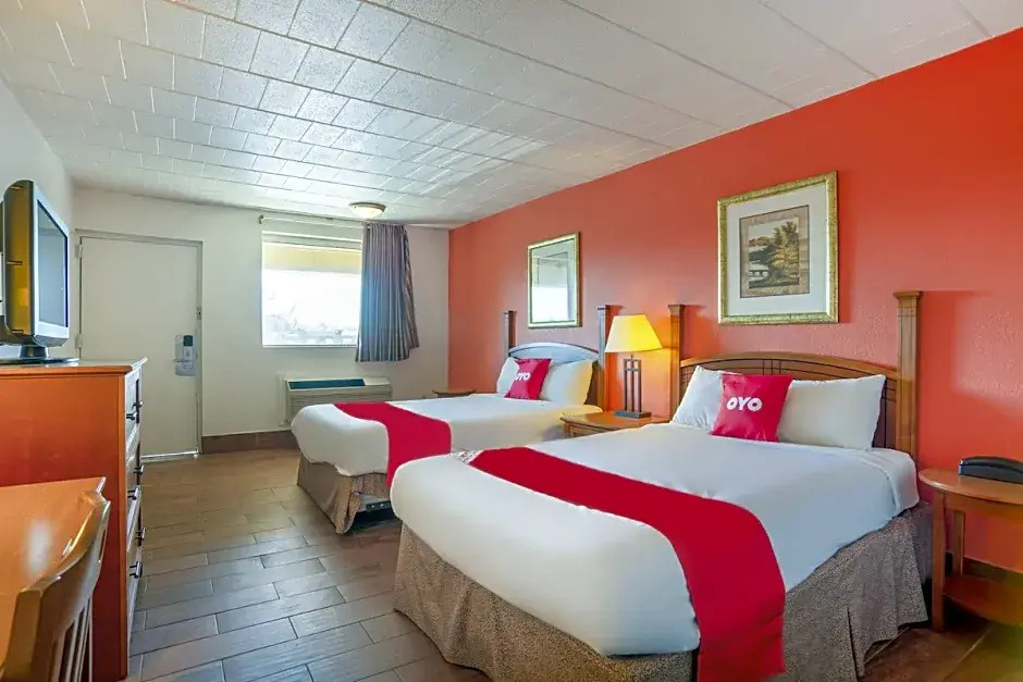 Oyo Hotel Baltimore Hwy 40