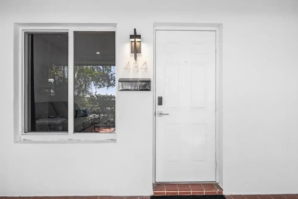 Uhost AI 1BR With Marble Accents Patio
