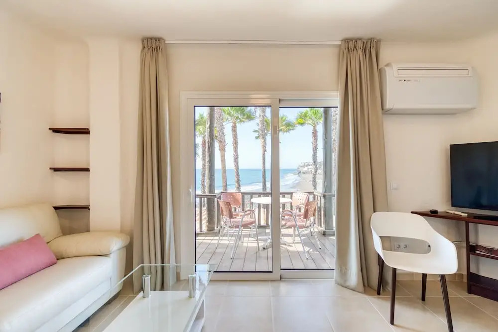 Luxury Apartment+Pool P69 Next To the Beach