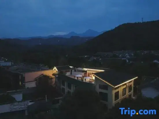 Jiezi Ancient Town Xichuan Occasional Residence