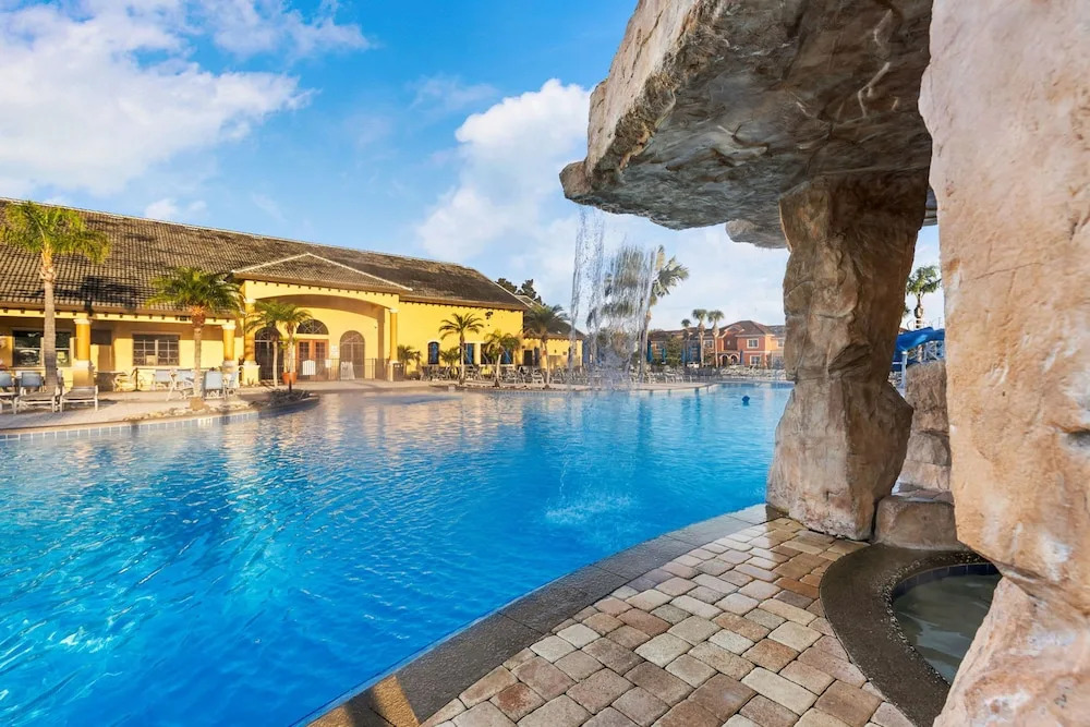Welcome to Your Luxury Moana Villa