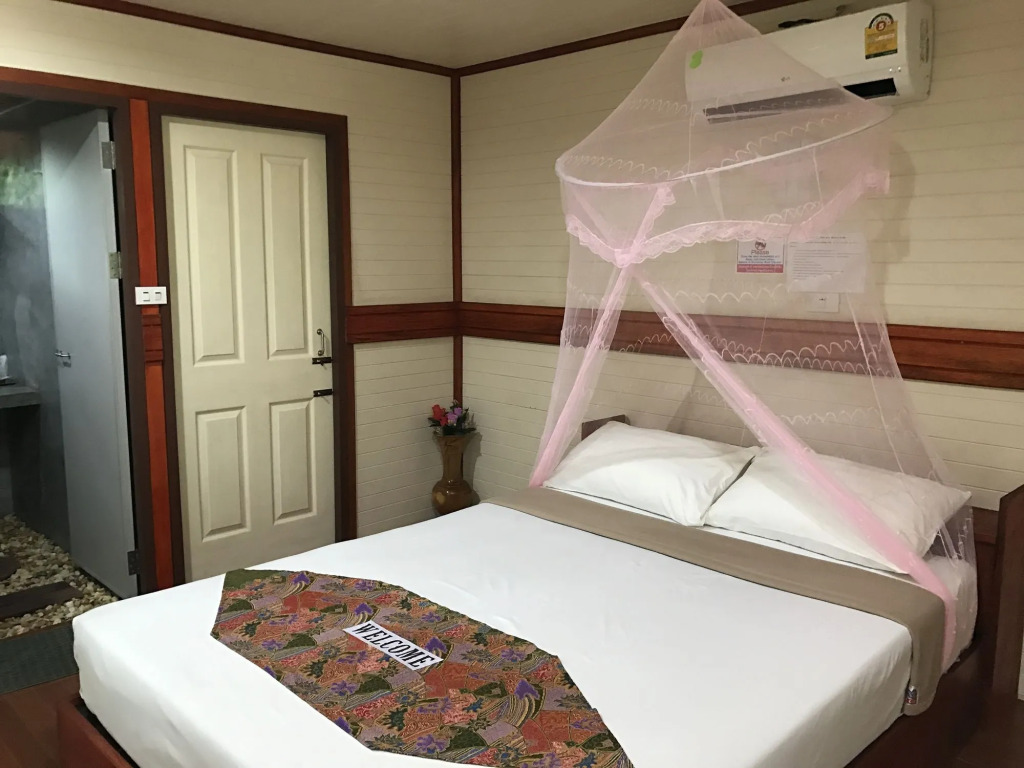 Khao Sok Royal Bamboo Lodges - SHA Certified