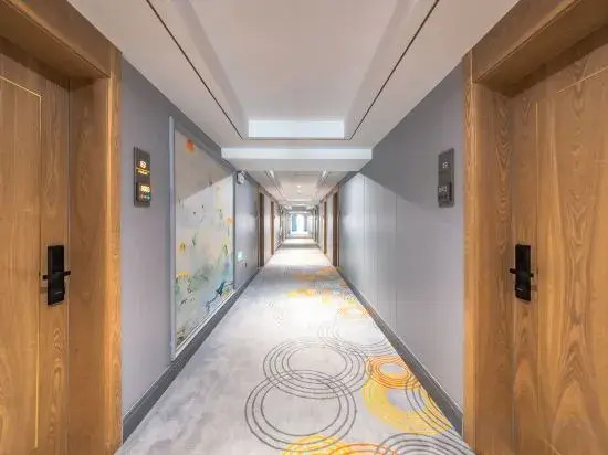 Zhongzhou International Hotel (Zhonglou Plaza, Luohe Convention and Exhibition Center)